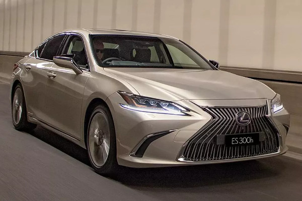 Lexus es300h.jpg